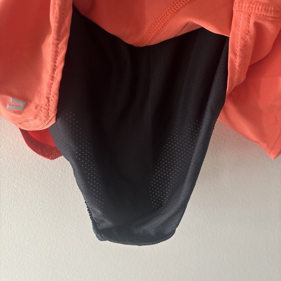 Vuori Shorts Womens M Orange The Rise The Shine Athletic Lined Running - Picture 7 of 7